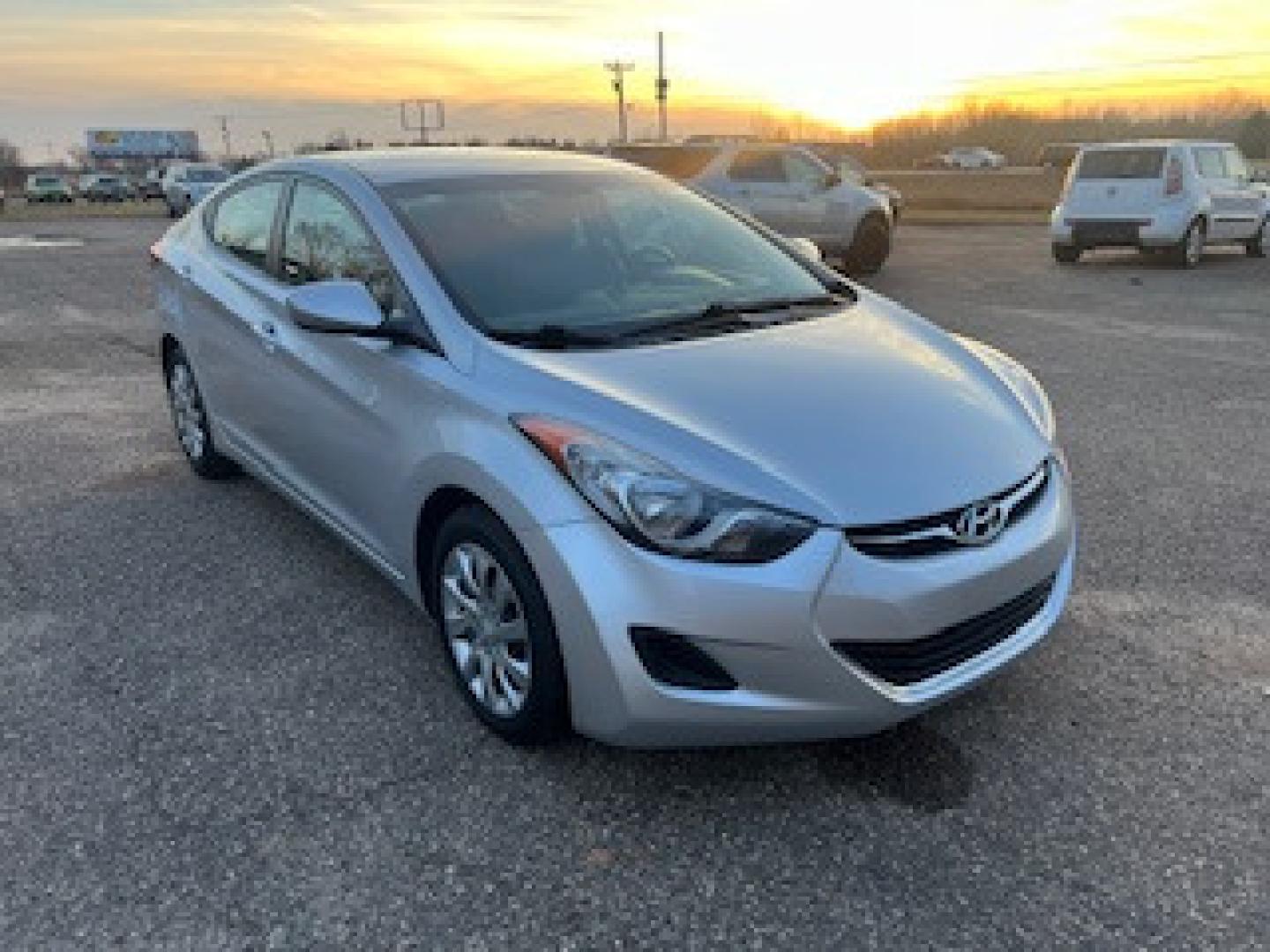 2013 Hyundai Elantra GLS A/T (KMHDH4AE7DU) with an 1.8L L4 DOHC 16V engine, 6-Speed Automatic transmission, located at 17255 hwy 65 NE, Ham Lake, MN, 55304, 0.000000, 0.000000 - Photo#6